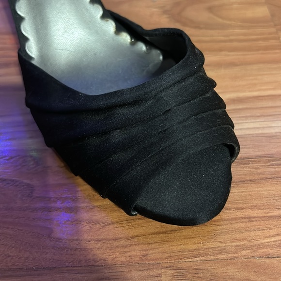 Jacqueline Ferrar - Picture 3 of 3